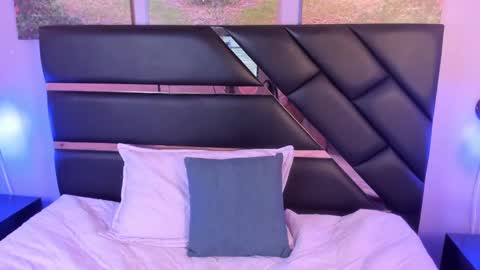 My name is Andrea  thumb up me please its important online show from 13, 12, 2024