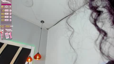 Snapshot of antonellepiercee chatting on 7, 2, 2025 A N T O N E L L E online show from 7, 2, 2025