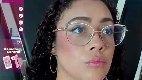 Snapshot of antonellepiercee chatting on 1, 3, 2025 A N T O N E L L E online show from 1, 3, 2025