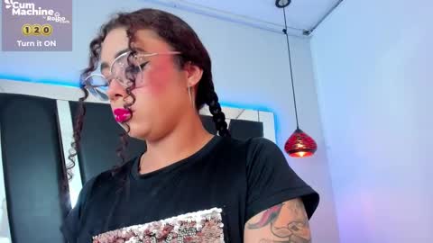 Snapshot of antonellepiercee chatting on 8, 3, 2025 A N T O N E L L E online show from 8, 3, 2025