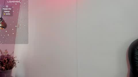 Snapshot of antonellepiercee chatting on 17, 9, 2025 A N T O N E L L E online show from 17, 9, 2025