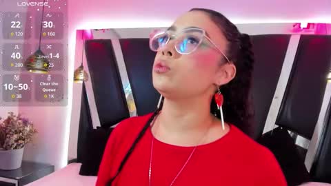 Snapshot of antonellepiercee chatting on 30, 9, 2025 A N T O N E L L E online show from 30, 9, 2025