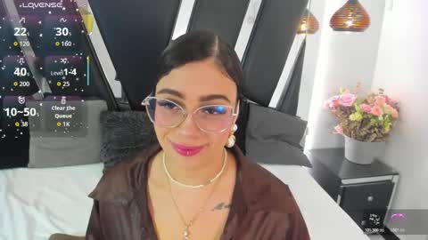 Snapshot of antonellepiercee chatting on 28, 11, 2025 A N T O N E L L E online show from 28, 11, 2025