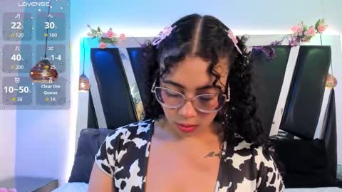 Snapshot of antonellepiercee chatting on 4, 2, 2026 A N T O N E L L E online show from 4, 2, 2026