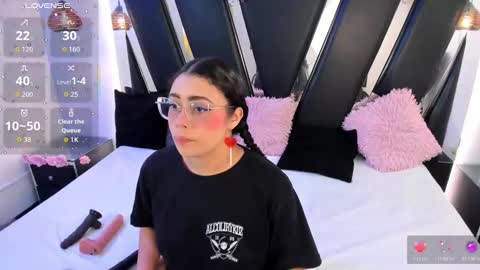 Snapshot of antonellepiercee chatting on 6, 2, 2026 A N T O N E L L E online show from 6, 2, 2026