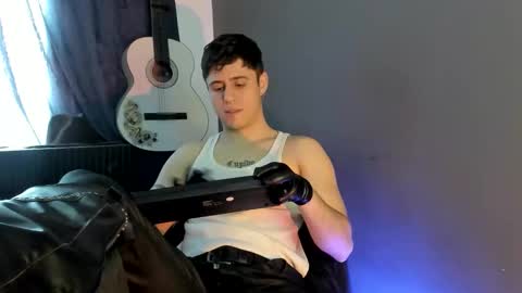 Snapshot of antonnello_ chatting on 21, 11, 2025 antonnello_ online show from 21, 11, 2025