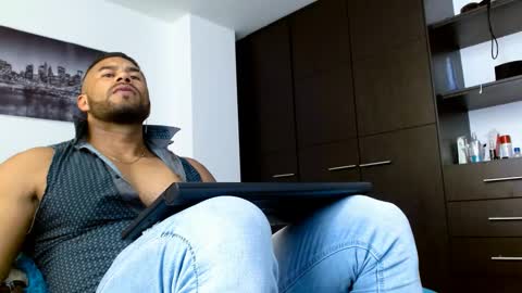 Snapshot of antonydangelo chatting on 12, 1, 2025 ANTONY D ANGELO online show from 12, 1, 2025