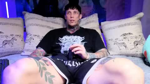 Tom online show from 14, 12, 2025