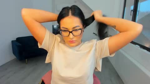 Anya online show from 7, 11, 2025