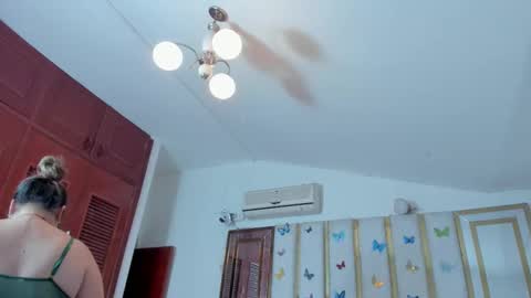 Anyela  online show from 10, 11, 2025