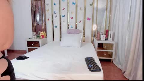 Anyela  online show from 19, 1, 2026