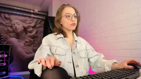 APHEX QUEEN online show from 19, 9, 2025