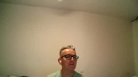 Snapshot of apixaba chatting on 26, 1, 2025 furry bear online show from 26, 1, 2025