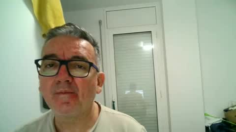 Snapshot of apixaba chatting on 19, 10, 2025 furry bear online show from 19, 10, 2025