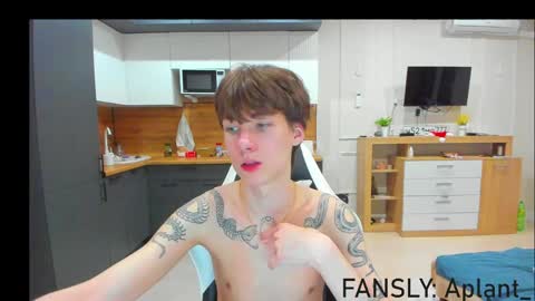 Snapshot of aplant_ chatting on 8, 4, 2026 aplant_ online show from 8, 4, 2026