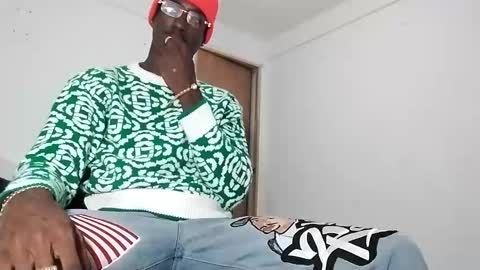 Snapshot of apoloblackbig chatting on 12, 10, 2025 apoloblackbig online show from 12, 10, 2025