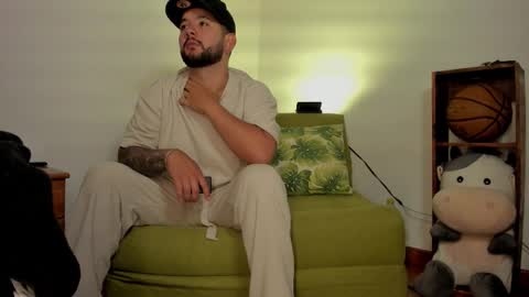 Snapshot of apolorising_ chatting on 6, 10, 2025 Lola Apolo online show from 6, 10, 2025