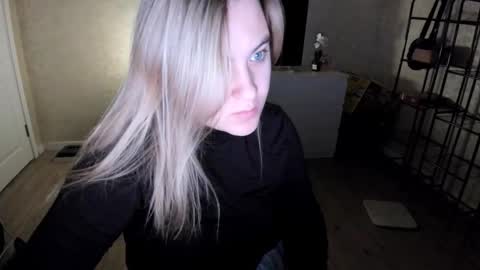 Snapshot of appleyummybuns chatting on 4, 11, 2025 appleyummybuns online show from 4, 11, 2025