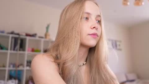 Snapshot of appr0ved chatting on 22, 6, 2026 REYNA my friend online show from 22, 6, 2026
