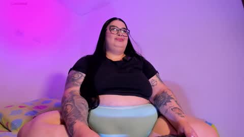 Snapshot of apriilpeach_ chatting on 23, 11, 2025 Maria online show from 23, 11, 2025