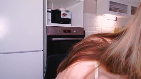 Snapshot of april_felicity chatting on 3, 12, 2024 April online show from 3, 12, 2024