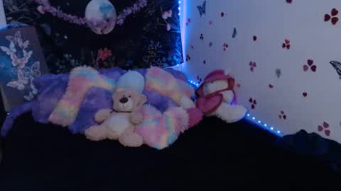 Snapshot of april_l6 chatting on 6, 10, 2025 april_l6 online show from 6, 10, 2025