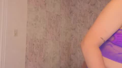 Snapshot of april_summer_ chatting on 4, 5, 2026 Isabella online show from 4, 5, 2026