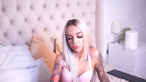 Laura online show from 24, 7, 2026