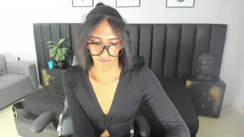 Snapshot of aprill_fox chatting on 8, 5, 2026 aprill_fox online show from 8, 5, 2026