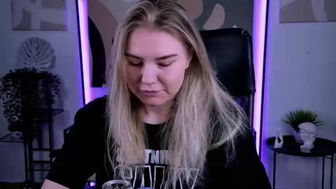 Snapshot of aprilserenity chatting on 18, 2, 2026 April. All year round. online show from 18, 2, 2026