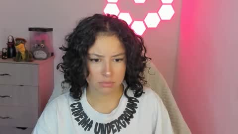 Snapshot of aqua_emilly chatting on 5, 11, 2025 aqua emilly online show from 5, 11, 2025