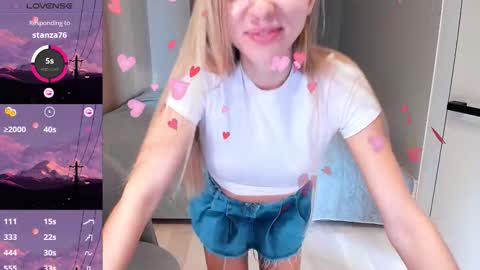 Snapshot of aquilaris chatting on 25, 11, 2025 aquilaris online show from 25, 11, 2025