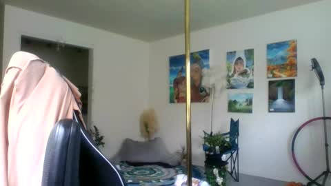 Snapshot of arabbustybeauty chatting on 7, 6, 2026 BustyPrincessLeila online show from 7, 6, 2026