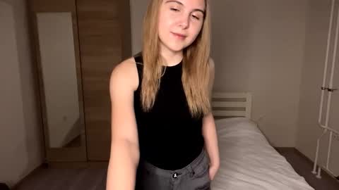 Emi online show from 2, 12, 2025