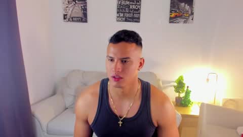 Snapshot of areslevi chatting on 16, 12, 2025 ares levi online show from 16, 12, 2025