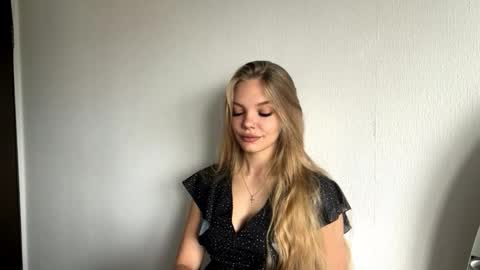 Snapshot of argeliaboivin chatting on 5, 11, 2025 Amelia online show from 5, 11, 2025