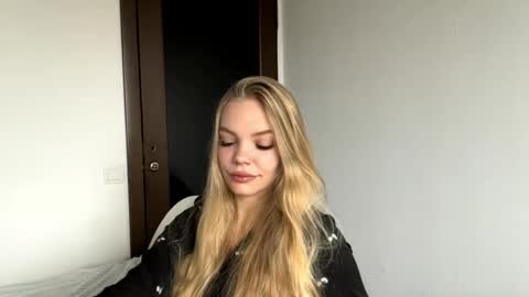 Snapshot of argeliaboivin chatting on 6, 11, 2025 Amelia online show from 6, 11, 2025