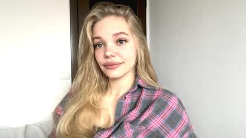 Snapshot of argeliaboivin chatting on 25, 11, 2025 Amelia online show from 25, 11, 2025