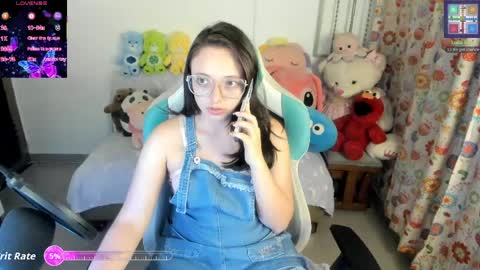 Snapshot of aria_alaia chatting on 27, 5, 2026 Linda online show from 27, 5, 2026