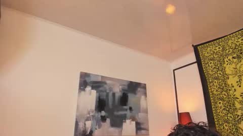 aria y orien  online show from 14, 9, 2025