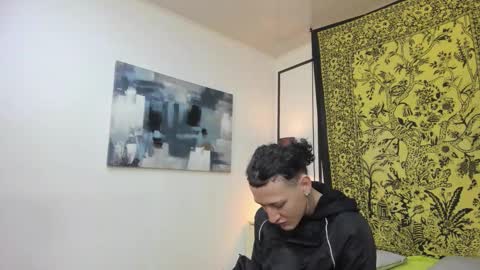 aria y orien  online show from 20, 12, 2025