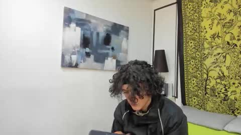 aria y orien  online show from 8, 1, 2026