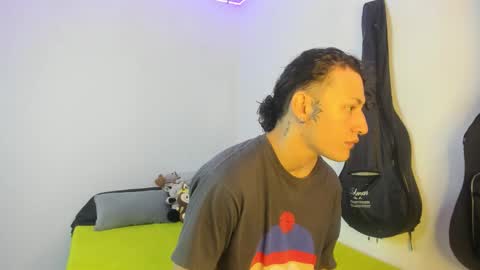 aria y orien  online show from 12, 1, 2026