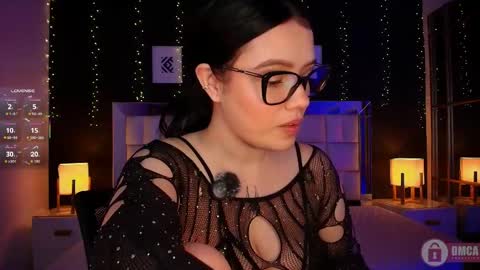 Snapshot of aria_bloomer chatting on 11, 5, 2026 Ari online show from 11, 5, 2026