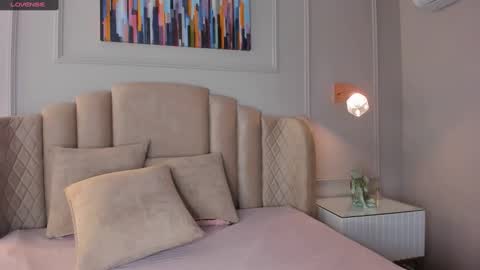 Snapshot of aria_greco chatting on 10, 1, 2025 Aria online show from 10, 1, 2025