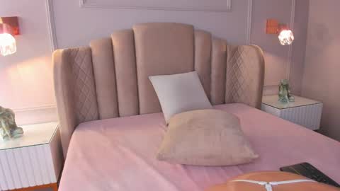 Snapshot of aria_greco chatting on 22, 2, 2025 Aria online show from 22, 2, 2025