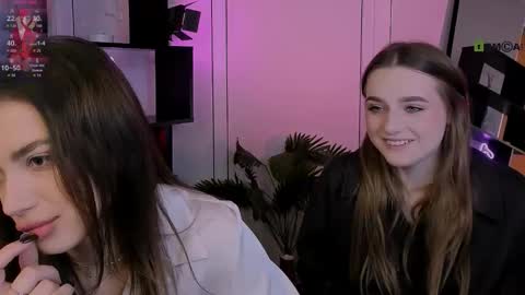 Snapshot of aria_moo chatting on 5, 11, 2025 Luna online show from 5, 11, 2025