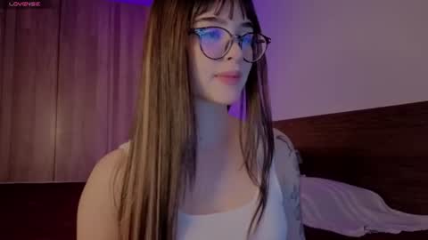 Snapshot of aria_mora chatting on 9, 6, 2026 Roxxy online show from 9, 6, 2026