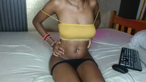 Snapshot of aria_shade chatting on 24, 11, 2025 aria_shade online show from 24, 11, 2025