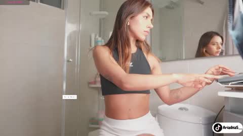 Snapshot of ariadna5 chatting on 1, 6, 2026 ARIADNA online show from 1, 6, 2026